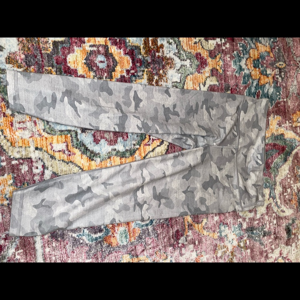 Gap workout camo leggings